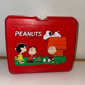 Set of 2 Peanuts - Weenie Roast - Vintage plastic Lunchbox + Thumbler Red & Y